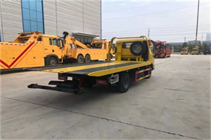 曲麻莱非事故拖车