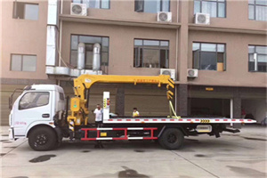 曲麻莱附近汽车轮胎更换